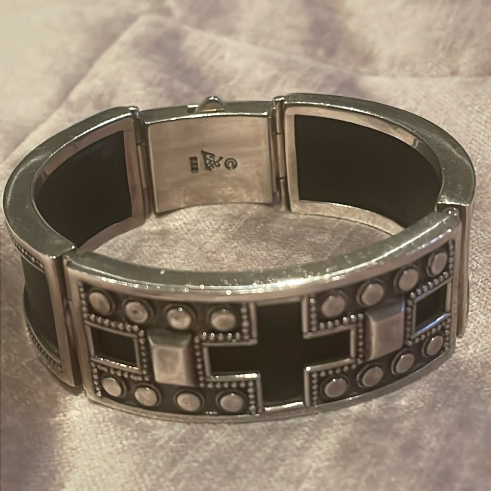 Sterling Silver 925 Cross Bangle Bracelet 7.5” - Picture 2 of 9